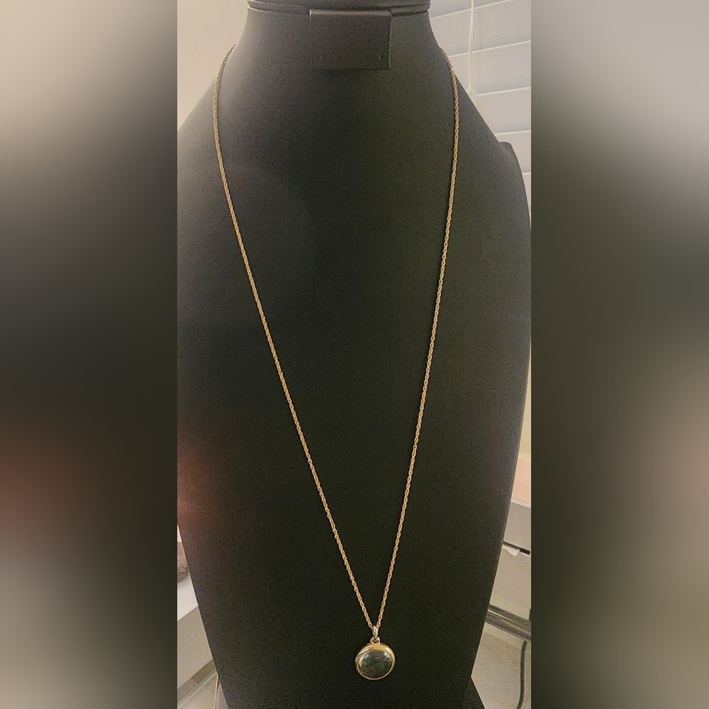 Jewelmint Gold Tone‎ Pendant Necklace